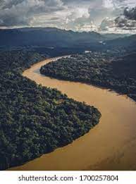 Sungai itu berhulu di pertemuan sungai jelai dan tembeling di pegunungan titiwangsa dan mengalir ke laut china selatan. Sungai Terpanjang Di Malaysia Balebaleblogs