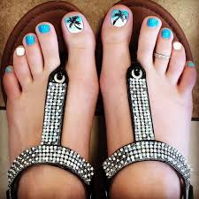 #reservaciones 0991651943 ☎ 2385281 separa con anticipación tu cita y no te estreses con el tráfico de la ciudad #estefanía tiene disponible parqueo gratis para tu comodidad. Ideas De Pedicure Para Verano 5 Curso De Organizacion Del Hogar Y Decoracion De Interiores