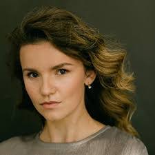 Caitlin Cosgrove's Instagram, Twitter & Facebook