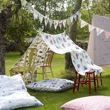 Finally, for anything else relating to how to build the perfect outside den properly and responsibly, click on the link to get some ideas from the eden project's top. Den Stars4earlyyears