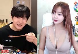 Bj철구, 아내 외질혜와 이혼 선언…외도 상대 의혹 bj지윤호 일방적 감정. Bj ë°•ì†Œì€ ì‚¬ë§ ì „ ë‚¨ì¹œ ì‚¬ìƒí™œ í­ë¡œ Bj ì„¸ì•¼ í•´ëª…