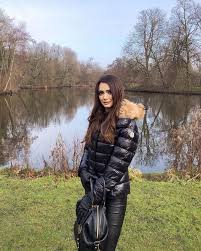 1 day ago · avukat olan seray öztürk, yılmaz kunt'la olan yazışmalarını sosyal medya sayfasından herkese ifşa etti. Pin On Down Jacket