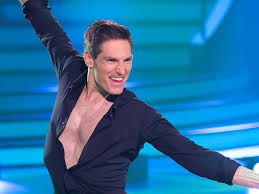 Let's Dance"-Profitänzer fällt vernichtendes Urteil: Anderer Star hätte  ausscheiden sollen
