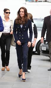 Bundled up in a cornflower blue sportmax coat, middleton, 33 prince george's mom finished the look with her navy blue jimmy choo georgia heels and l.k. Copy Kate Middleton S High Street Style Navy Zara Blazer Skinny Jeans And Cork Wedges Express Co Uk