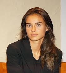 She speaks fluent polish, russian, english and italian. Kasia Smutniak Style Szukaj W Google Donne Style
