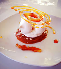 Caramel Vacherin Meringue With Caramel Dessert Presentation Desserts Food