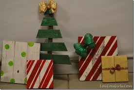 But as with any decorating theme, presentation is key. 60 Ways To Turn A Plain Pallet Into Something Beautiful This Christmas