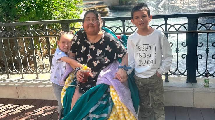 Mom who raised over $1M for her kids after terminal cancer diagnosis dies at 30 - ABC News