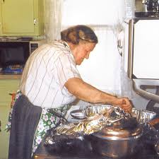 The different layers include turkey and potatoes, gravy, bread sauce, cranberry sauce, and christmas. What Thanksgiving Looked Like Through The Decades
