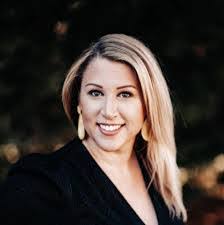 Amanda Daughtry's Instagram, Twitter & Facebook