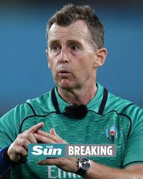 BREAKING: Legendary rugby referee Nigel Owens has announced he will come  out of retirement after four years. 😯
