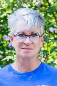 Lynn Ireland's Instagram, Twitter & Facebook