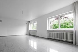 Stellen sie sicher, dass immer genügend licht im modernen wohnzimmer ist. Homestaging Wohnzimmer Hausundso Immobilien Offenburg