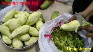 Kupaskan mangga, potong atau hiris memanjang, basuh dan toskan. The Making Of Mangga Asam Boi Youtube