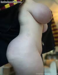 Emmalakes23 Hot OnlyFans - Bold & Beautiful!