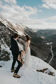 Elopement Bridals On Top Of A Mountain In New Hampshire Elopement In The White Mountains Snowy Elopeme Winter Elopement Elope Wedding Wedding Ceremony Venues