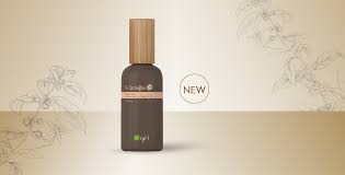 After showering, towel dry hair and apply appropriate amount. Recoffee Hair Oil