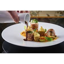 Programul cursului este structurat in trei sectiuni Curs De Calificare Bucatar Escoffier Nivel Basic 26 Noiembrie 2020 30 Aprilie 2021 Emag Ro