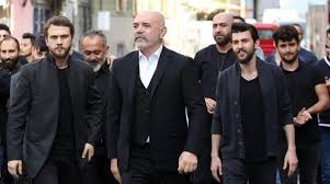 Yeni sezonda çukur dizisine aslında bir çok isim katılıyor. Cukur Da Surpriz Gelisme Idris Baba Diziye Geri Dondu Son Dakika Magazin