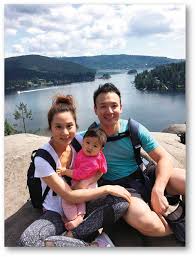 張嘉兒與老公 nathan 育有兩女名女兒，其中大女 leora 已 4 歲及 1 細女 hannah 就 1 歲半，大女 leora 更和貴為港姐冠軍的媽媽餅印一樣，遺傳了靚樣. è¦ªå­å°ˆè¨ª å¼µå˜‰å…'æ¯å¥³ç³–é»è±† å¥³å…'è¦ºå¾—æˆ'æ˜¯å±¬æ–¼å¥¹çš„ æœ¬åœ° æ˜Žå'¨å¨›æ¨‚