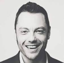 Maybe you would like to learn more about one of these? Tiziano Ferro Rosso Relativo Home Facebook