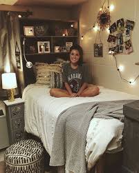Love This Boho Dorm Room So Many Cute Parts Of It Insta Shelbysheltonn Dorm Room Designs Boho Dorm Room College Dorm Room Decor