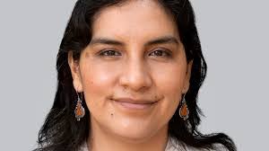 Edith Meza's Instagram, Twitter & Facebook