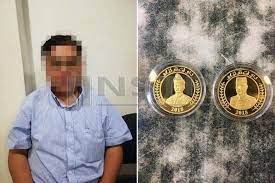 Kerajaan negeri mengumumkan 30 julai sebagai hari kelepasan am sempena hari ketua setiausaha negara, datuk seri dr ismail bakar, berkata pengisytiharan itu dibuat berdasarkan seksyen 8 akta hari kelepasan am 1951 (akta. Datuk Seri Ditahan Jual Syiling Emas Potret Sultan Pahang