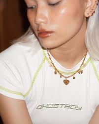 i like it gold & chunky 💖☁️ especially when it's customizable—unique,  special, & made just for me ✨👽 make yours with @withluv.my 🫶🏻