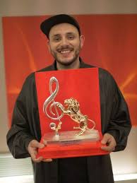 Premio della critica a willie peyote. 2h Mzvh8fitycm