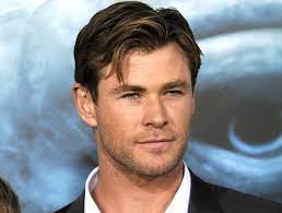 Poiché questi tagli di capelli classici e tradizionali hanno sempre reso gli uomini piacevoli e allo stesso tempo attirano le donne, i barbieri creativi hanno persino sviluppato nuovi stili con colpi di scena moderni. Idee Tagli Capelli Uomo Primavera Estate 2016 Foto Stylosophy