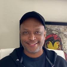 Lisa Mettam's Instagram, Twitter & Facebook