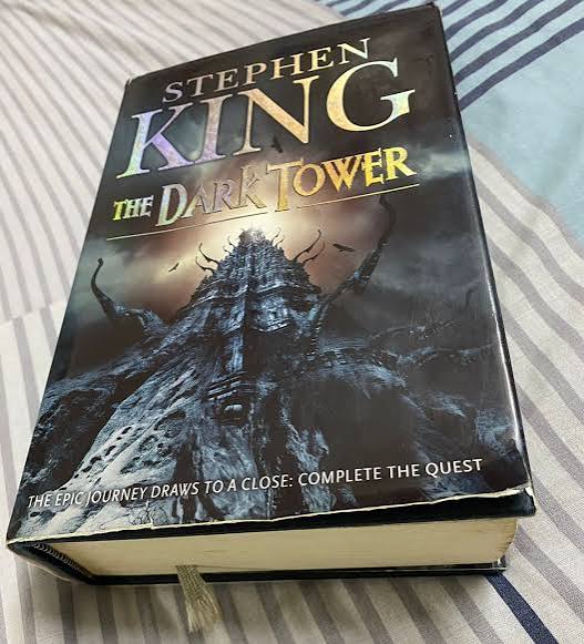 Book Review #18 — The Dark Tower (Dark Tower VII) | by Benny Kiwin Cardoza  | Medium