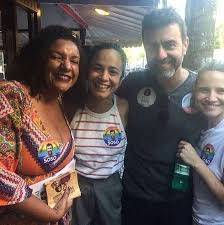 Since she has not been spotted dating anyone currently it seems like currently, she is single. Who Is Alice Braga Dating Alice Braga Boyfriend Husband