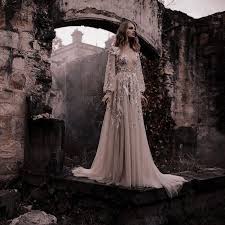 Pin By J E Suggs On Lit A Court Of Thorns And Roses Fantasy Gowns Fantasy Dress Fairytale Dress