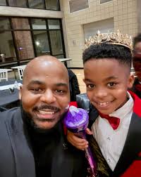 Happy Father's Day to one of the best to ever do it Aaron Watson! Thank you  for loving