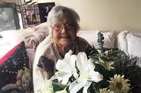 Biyografi ailesi köken olarak kırımlı göçmenlerden olup babası kırım'dan amasya, merzifon'a, annesi ise kırım'dan bursa'ya göçmüştür. Unlu Yazar Muazzez Ilmiye Cig Roportaji Eral Okullari