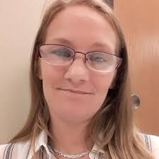 Amanda Weik's Instagram, Twitter & Facebook