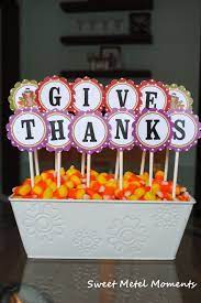 Paper bag turkey ~ gobble gobble! 14 Gorgeous Diy Centerpieces For Thanksgiving Entertaining Thanksgiving Entertaining Thanksgiving Decorations Diy Diy Thanksgiving Centerpieces