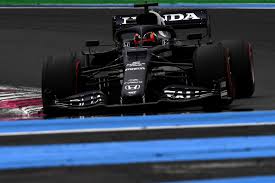 A második sorban charles leclerc és max verstappen, míg a harmadikban a két mclaren. F1 Szombati Balesete Utan Cunoda A Bokszbol Indul Braking News Motorsport