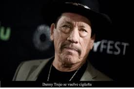 Danny Trejo se vuelve cigüeña