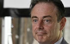 Bart de wever met baby finn. Bart De Wever Reageert Op Zaak Pia Dit Is Onvoorstelbaar Nieuws365