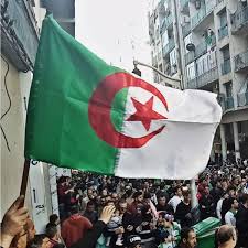 Algerien hat im norden mediterranes klima, im süden extrem trockenes wüstenklima.an der mittelmeerküste und den nordhängen des tellatlas beträgt die mitteltemperatur im august 25 °c, im januar 12 °c; Verfassungsreferendum In Algerien Grosse Worte Wenig Echte Reformen