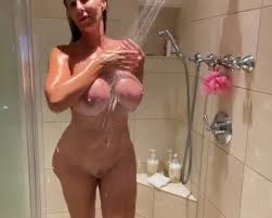 Jump in the Shower with Horny MILF Ainslee Divine - Sex Video with  AinsleeDivine | Jerkmate