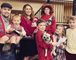 I wish i could hug anna! Counting On News Anna Duggar Opens Up About Josh Duggar Returning To Tv Tv Soap Videos
