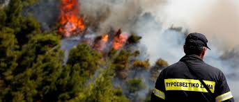 Φωτιά ξέσπασε το μεσημέρι της πέμπτης σε δασική περιοχή στη σάμο και συγκεκριμένα στην η φωτιά έχει ξεσπάσει σε πευκόφυτη περιοχή με πυκνή βλάστηση και για τον λόγο αυτό έχουν σπεύσει. Fwtia Sthn Samo Samos Ant1 News