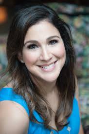 Things are going great until the couples engage in a game of trust and truth, that unfortunately has the party ending with hard feelings. The Dinner Party Book Club Guide Brenda Janowitz