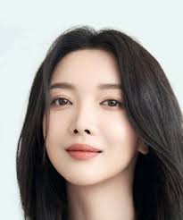 Lyan Zhang (张蓝艺)