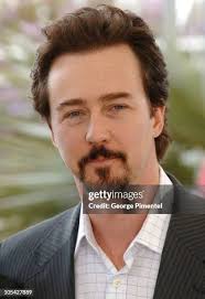 2.698 fotos e imágenes de alta resolución de George Norton