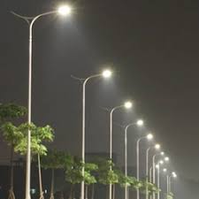 Perusahaan kami bergerak dalam bidang penjualan dan pengadaan segala jenis lampu sorot, indoor atau outdoor. Jual Lampu Pju Penerangan Jalan Umum Tiang 0813 8410 3459